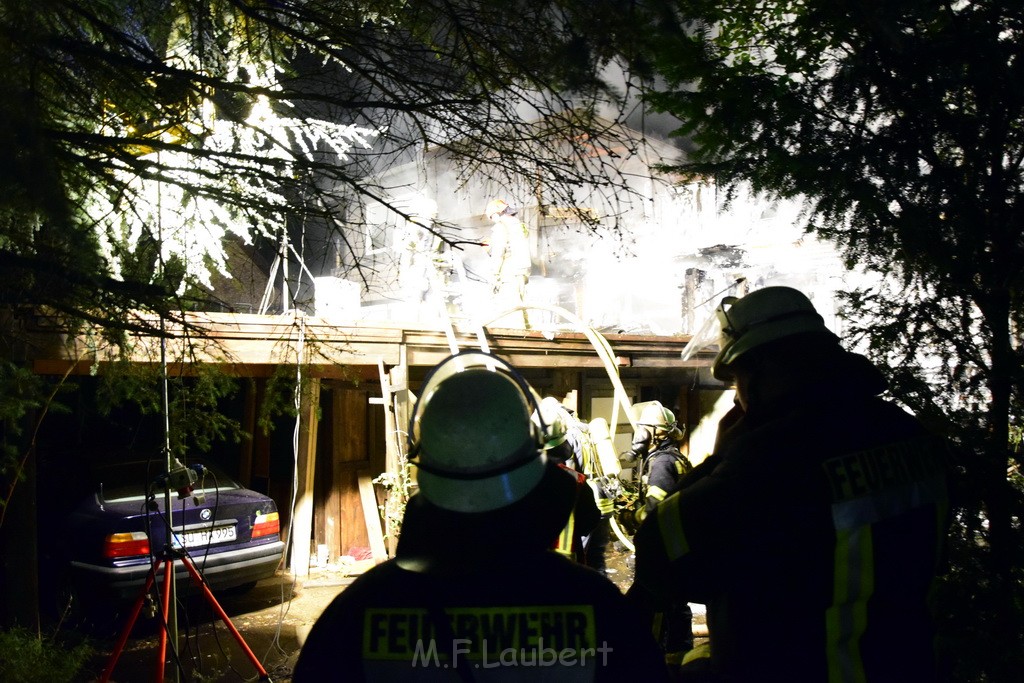 Grossfeuer Einfamilienhaus Siegburg Muehlengrabenstr P0374.JPG - Miklos Laubert